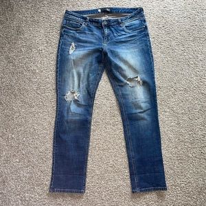 Kut from the Kloth Women’s Boyfriend Jeans in Blue with Distressed Detail